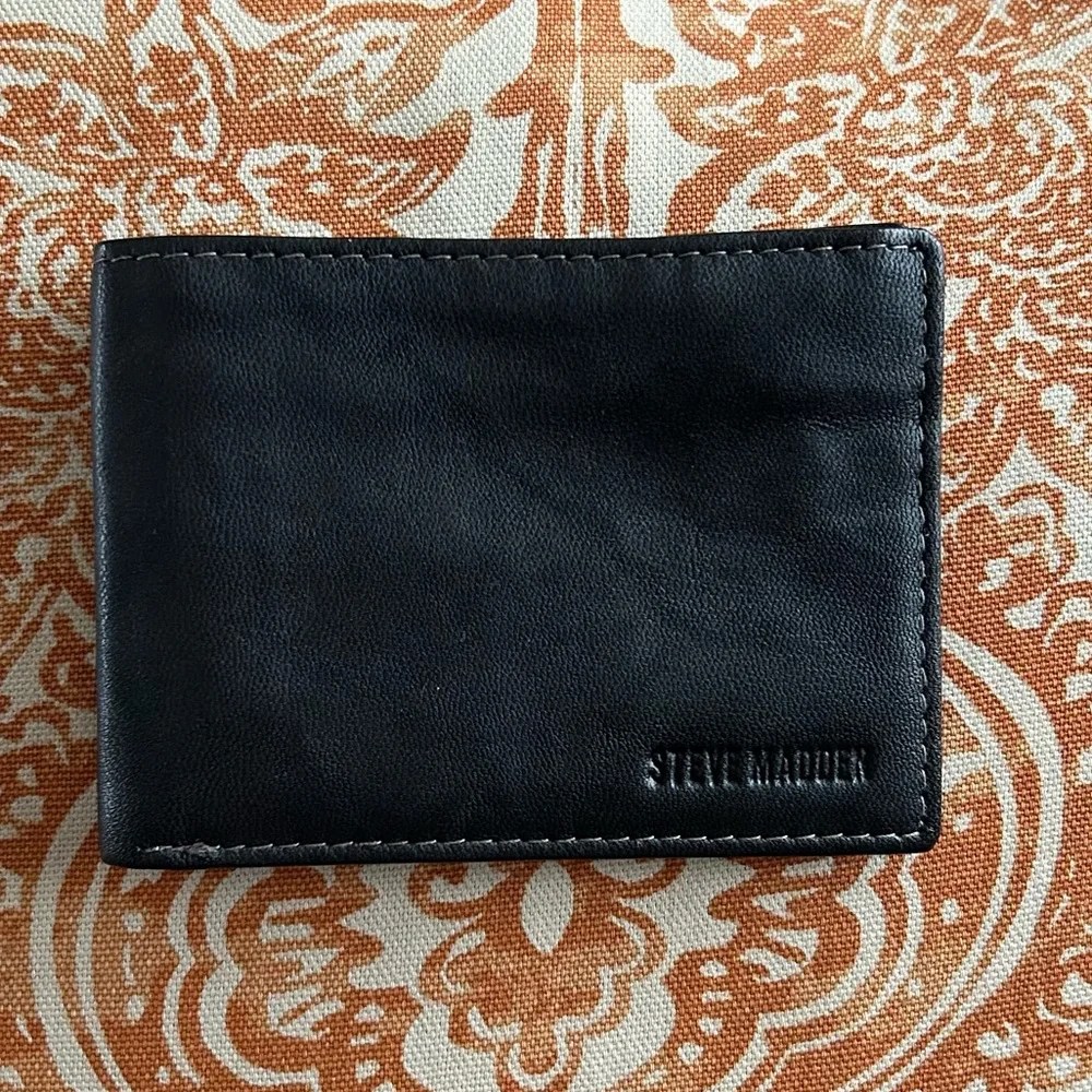 Men’s Steve Madden Genuine Leather Black Bifold Wallet RFID Protection